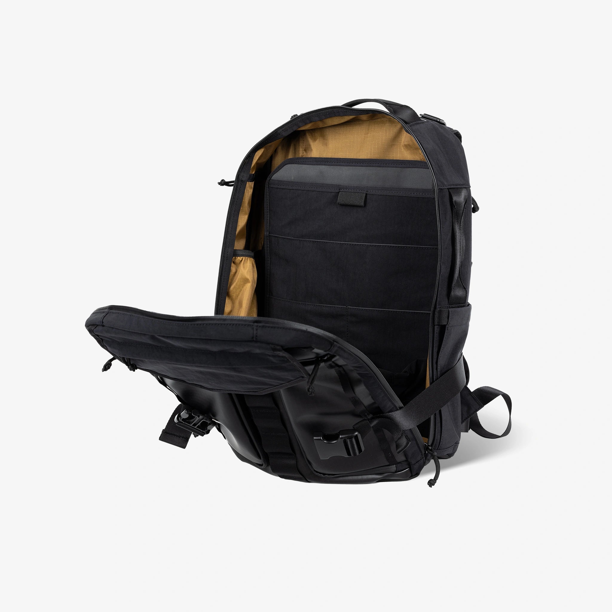 Nectrum laptop sleeve fully attached via hook & loop panel: secure anti-slip fit for backpacks (step 2/2)